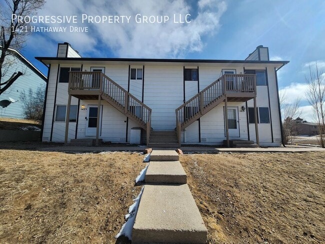 Building Photo - 1421 Hathaway Dr
