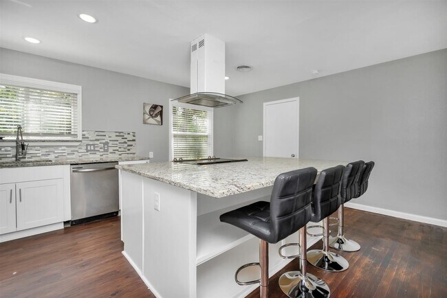 Building Photo - 3262 Kristen Dr