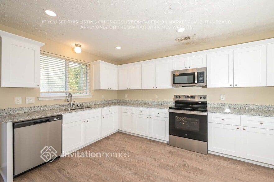 Building Photo - 3121 Farmstead Ct