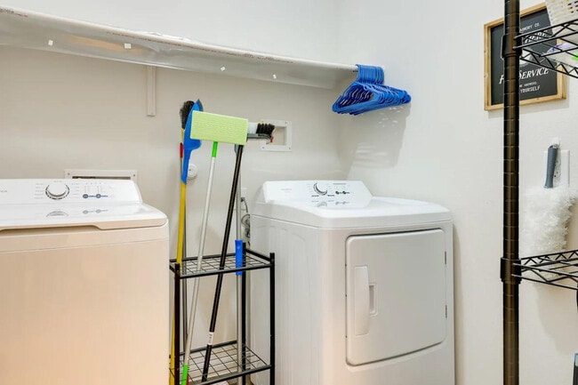 Building Photo - 145 Greenbelt Reservoir Pass