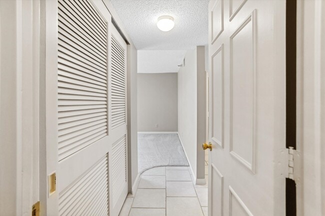 Building Photo - 5950 Pelican Bay Plaza S