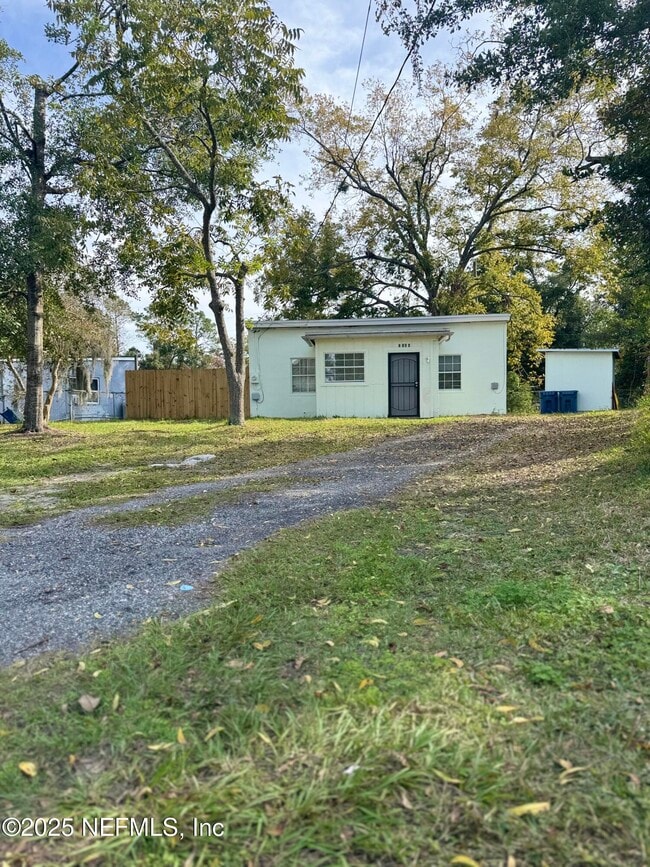 Building Photo - 2584 Wisteria St