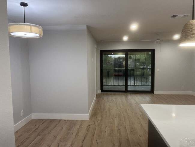 Building Photo - 662 Yardarm Dr