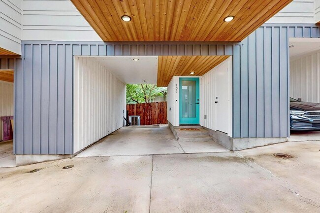 Building Photo - 913 Duncan Ln