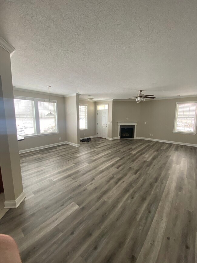 Building Photo - 217 E Saint Joseph St