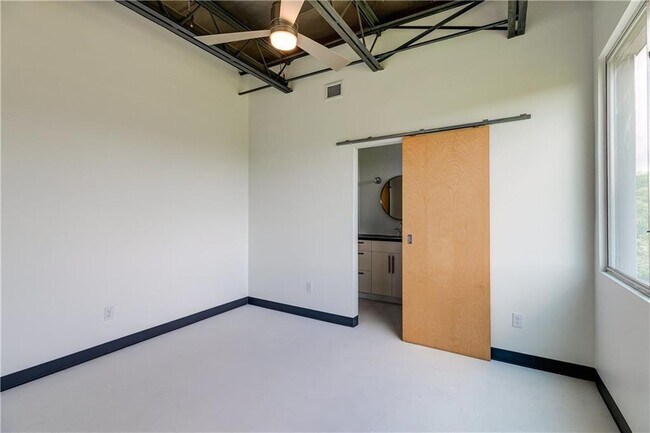 Building Photo - 4801 S Congress Ave