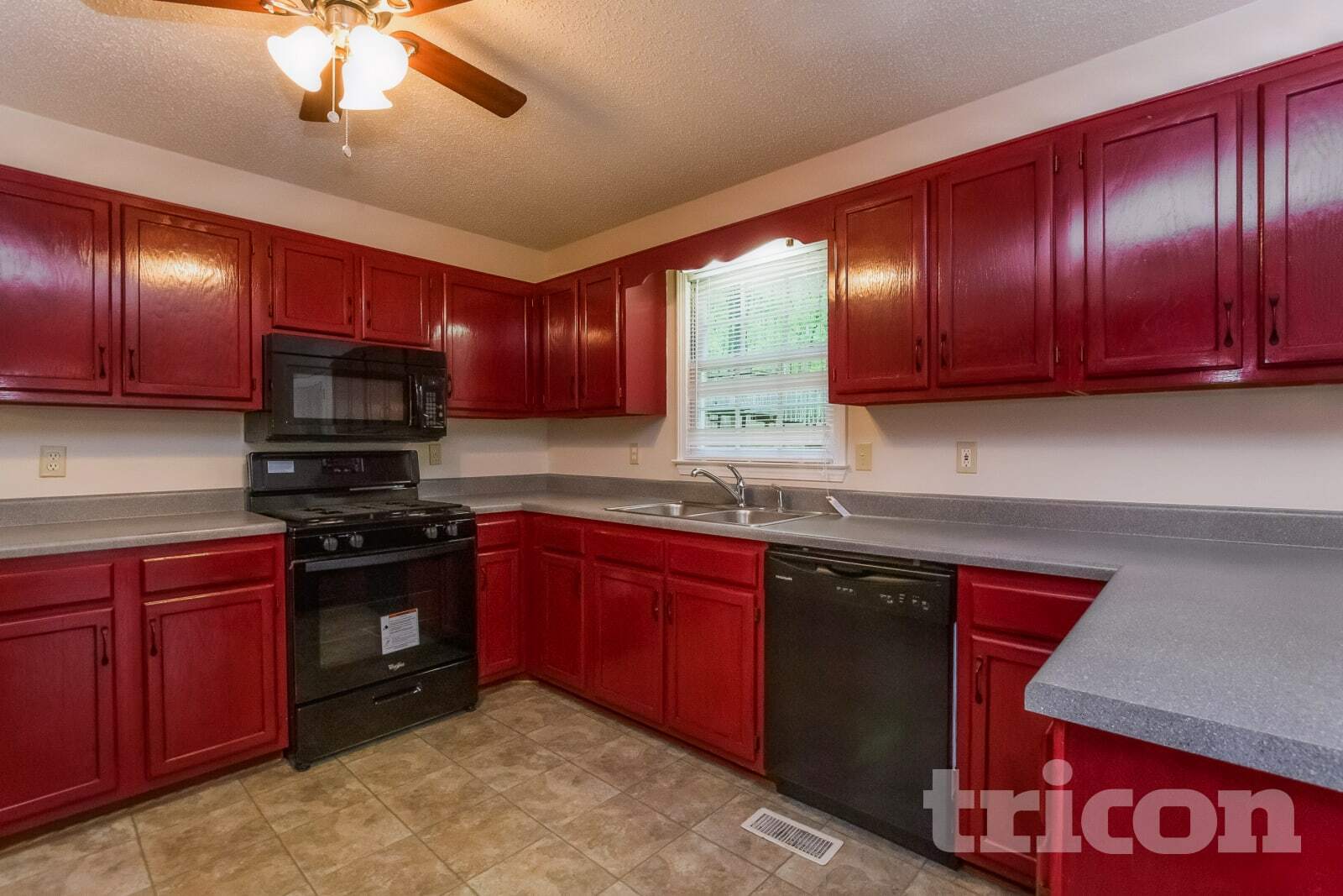 Building Photo - 321 Stratford Dr