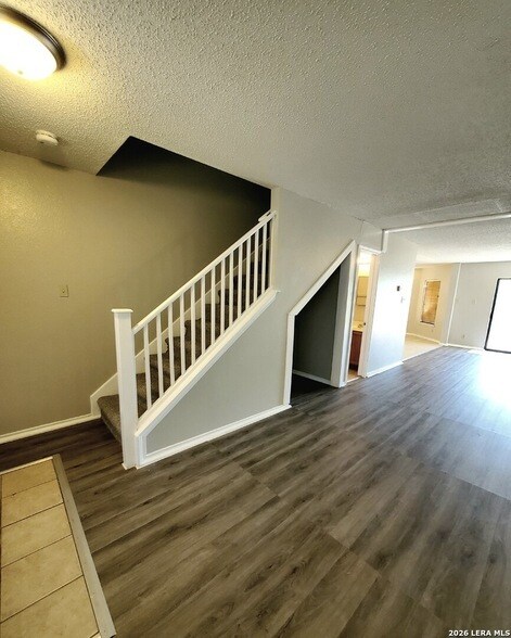 Building Photo - 8031 Cherry Glade