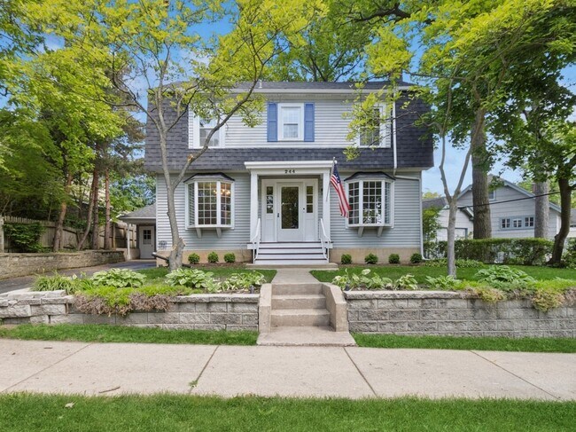 Primary Photo - 244 Rose Terrace
