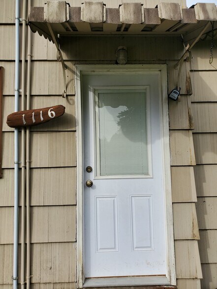 Building Photo - 1114 9th Ave SE