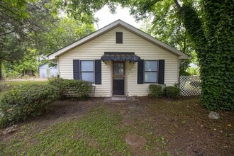 Building Photo - 1213 Suber St