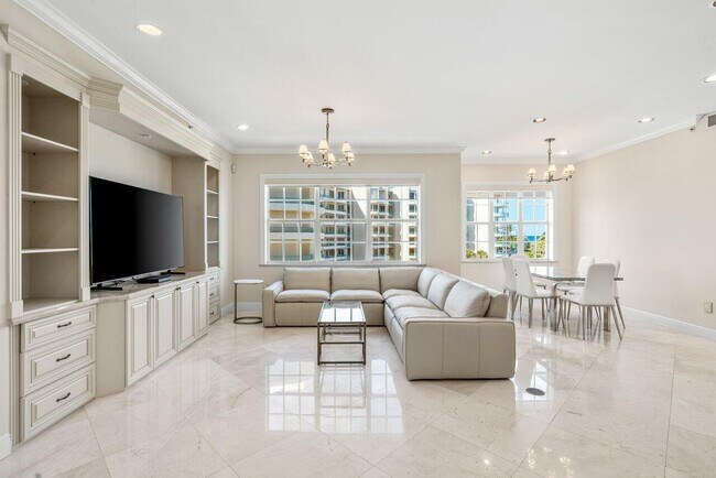 Building Photo - 3000 N Hwy A1A