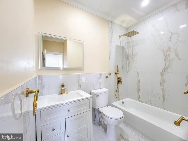 Building Photo - 5502 Master St