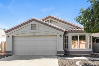 Building Photo - 913 S Scallop Dr