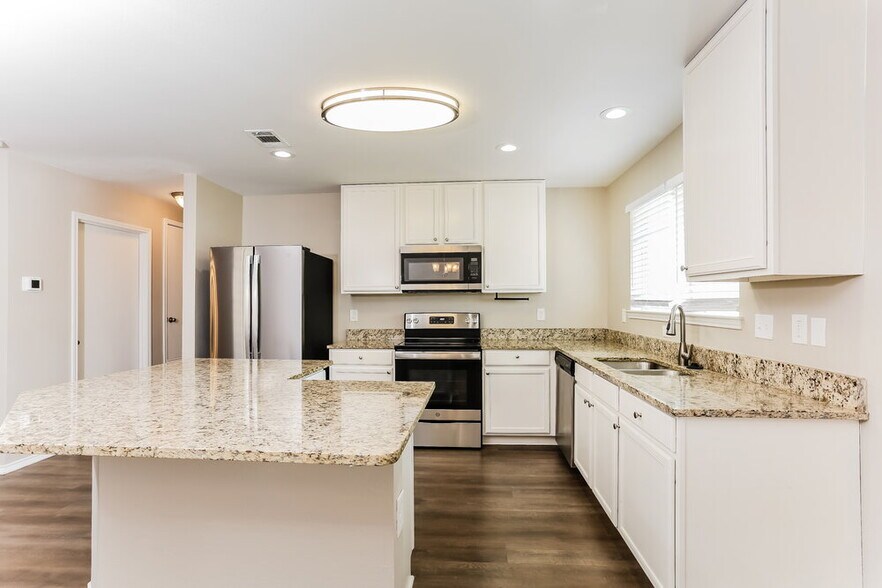 Building Photo - 421 Fawn Hill Dr