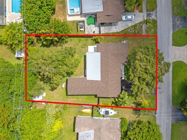 Building Photo - 9121 Ridgeland Dr