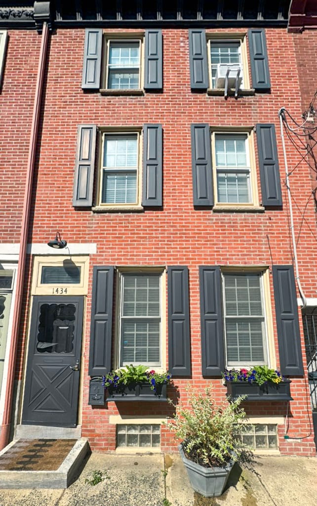 Building Photo - 1434 E Columbia Ave