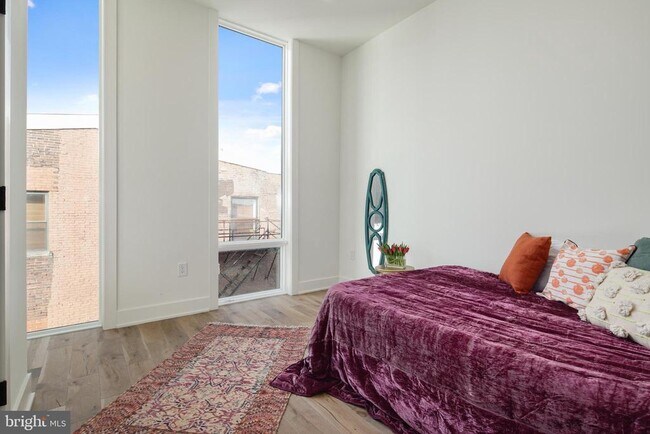 Building Photo - 1822 N Front St