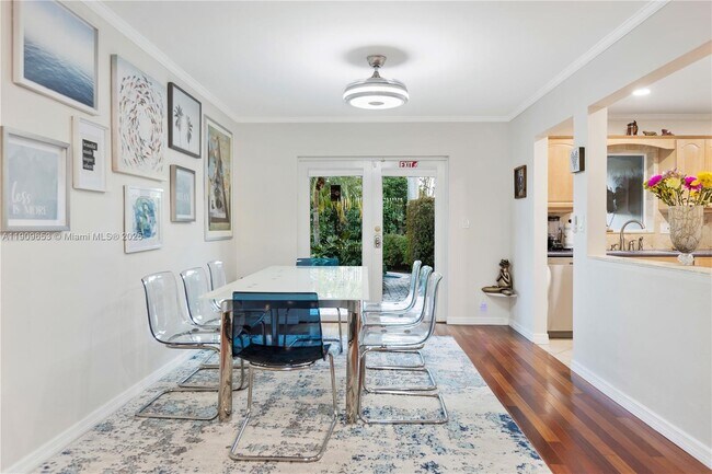 Building Photo - 418 SE 3rd Terrace