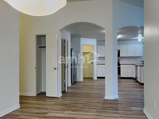 Building Photo - 2518 Halstead Dr