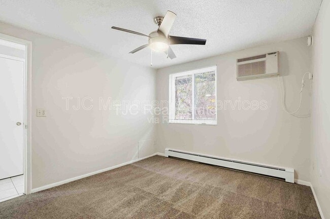Building Photo - 1138 Corona St