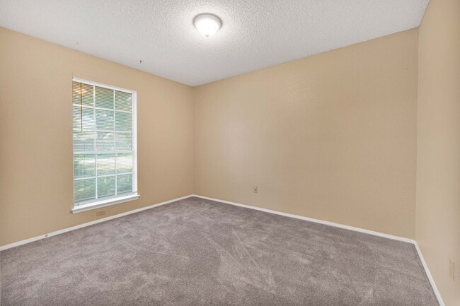 Building Photo - 6427 Ridge Pl St