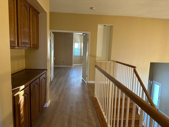 Building Photo - 42263 Valley Vista Dr