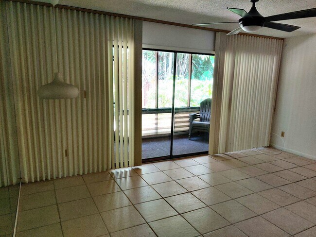 Building Photo - 1002 E Michigan St