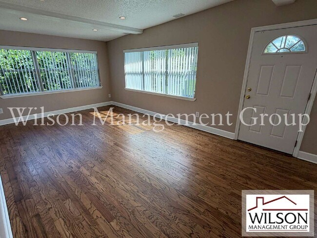 Building Photo - 4008 Montrose Ct