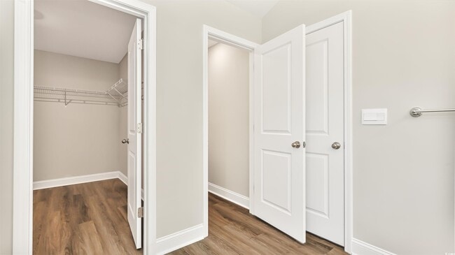 Building Photo - 7159 Shooting Star Way