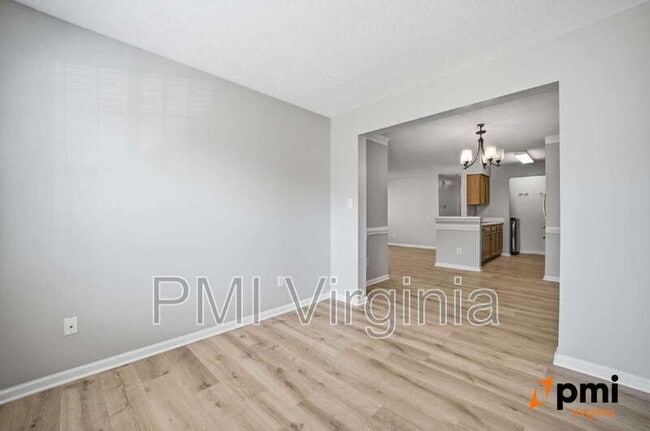 Building Photo - 417 Adkins Arch