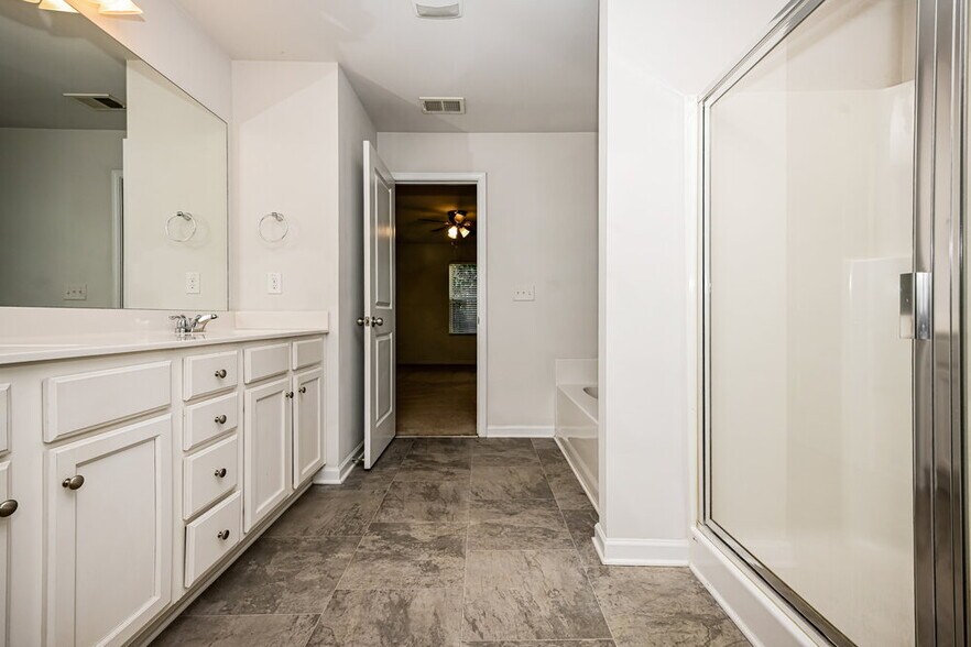 Building Photo - 371 Hamilton Pointe Dr