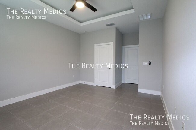 Building Photo - 56 Cordona Dr