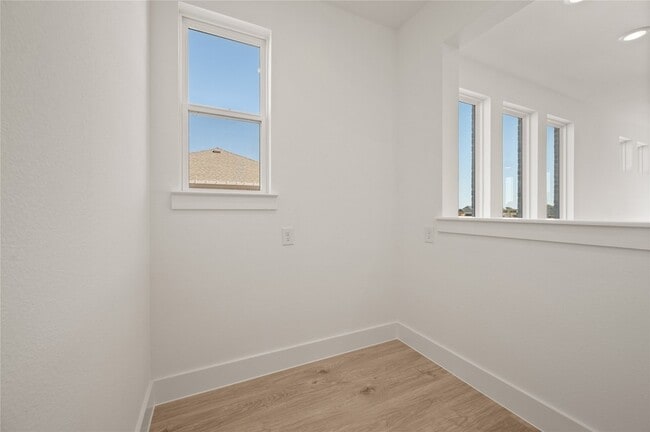 Building Photo - 9617 Dahlia Blvd