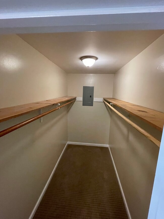 Building Photo - 2302 Woodsman Dr