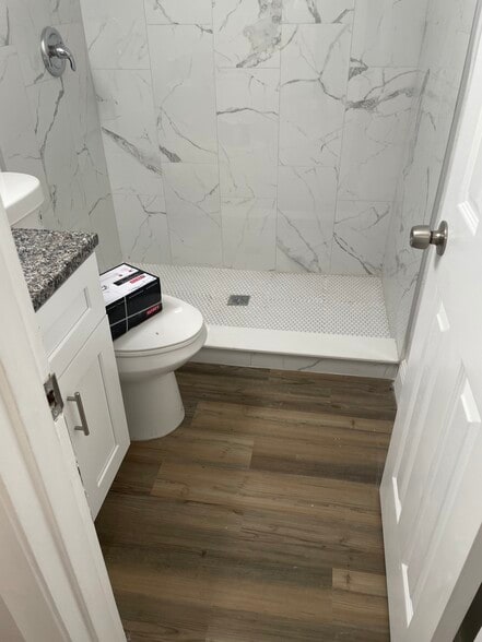 Building Photo - 121 Marcelle Ave