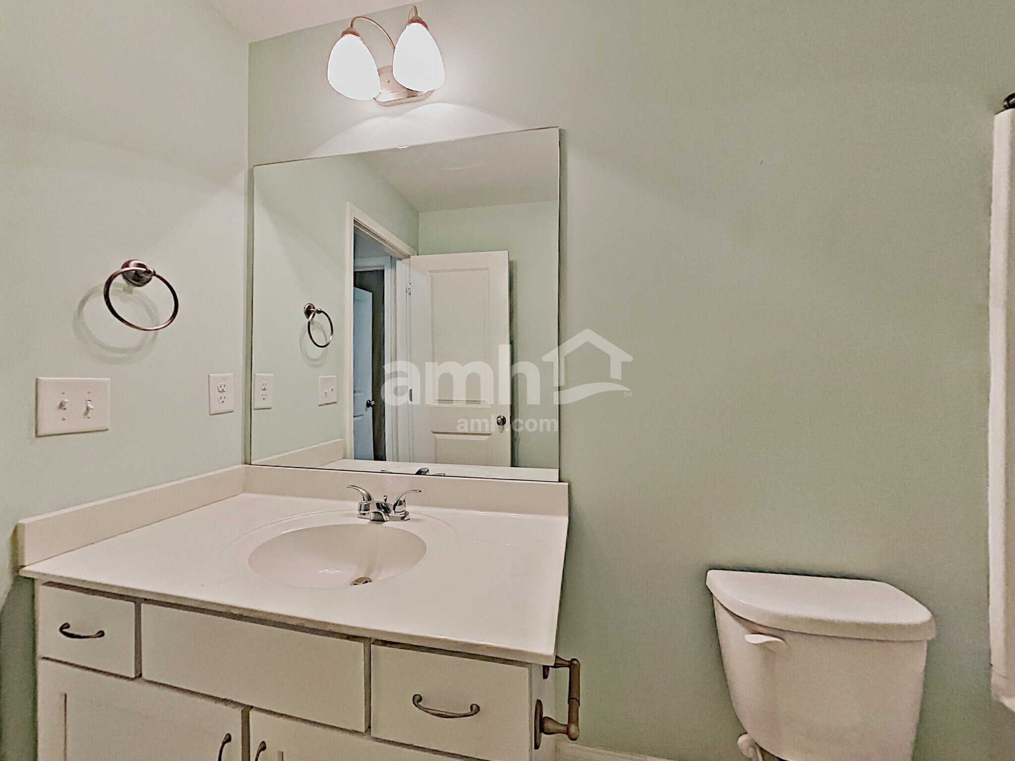 Building Photo - 2750 Freemont St