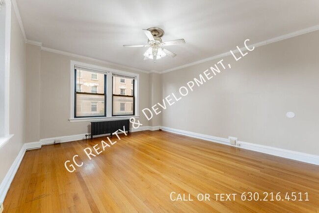 Building Photo - *** 2 FREE WEEKS OF RENT! SPACIOUS 1 BED I...