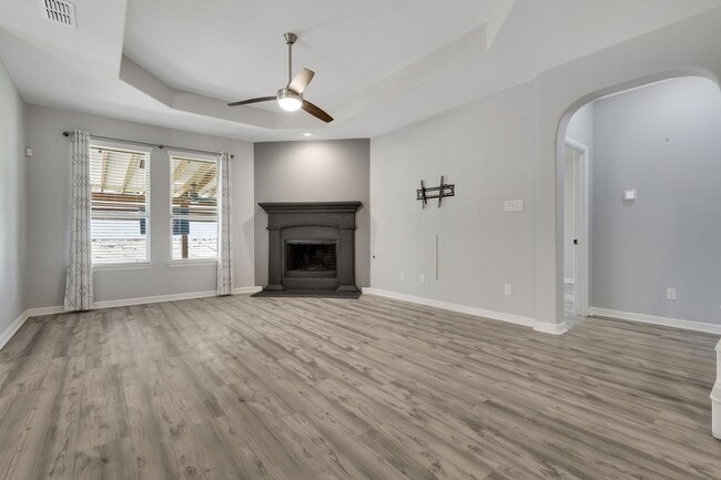 Building Photo - 1513 Canary Ln
