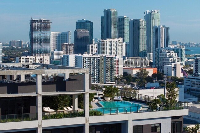 Building Photo - 23 NE 17th Ter