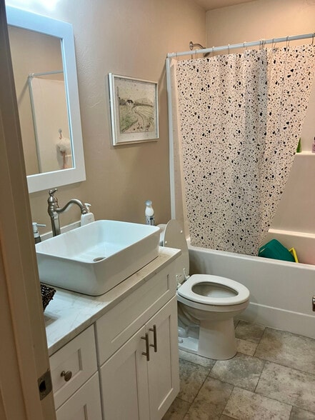 Building Photo - 340 Brownstone Rd