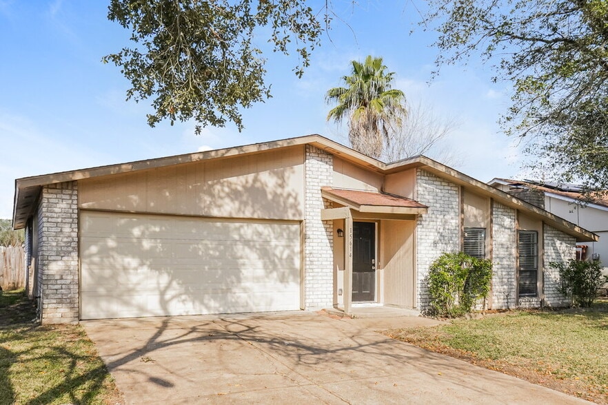 Building Photo - 15614 Mendocino Dr