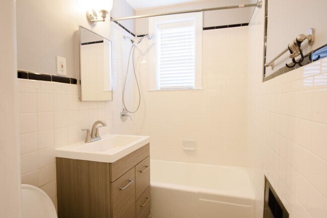 Building Photo - 457 Jersey Ave