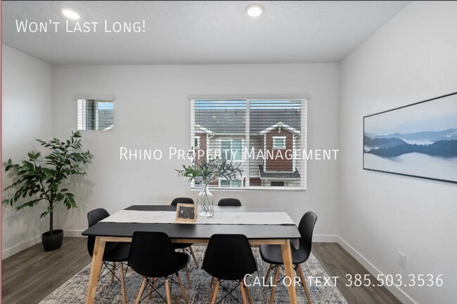 Building Photo - 1092 E Vessel Ct