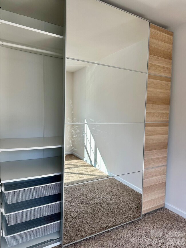 Building Photo - 147 N Ranney Way