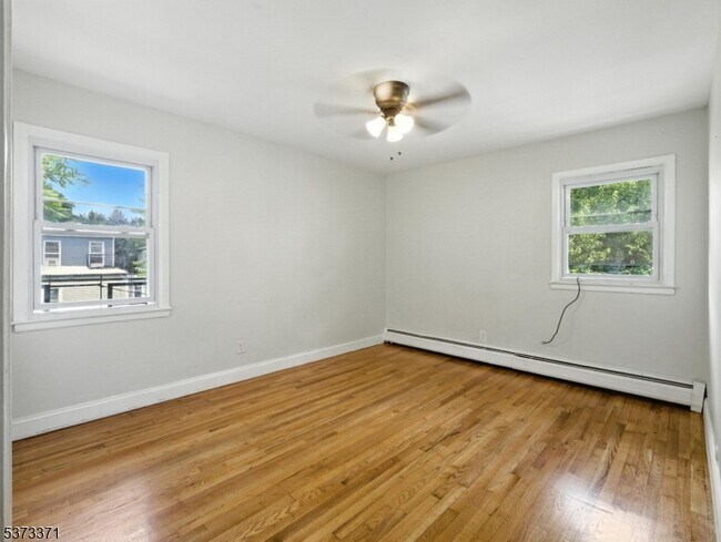 Building Photo - 46 Tichenor Terrace