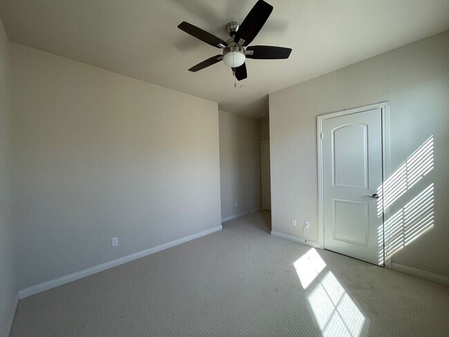 Building Photo - 534 Camden Yards Wy