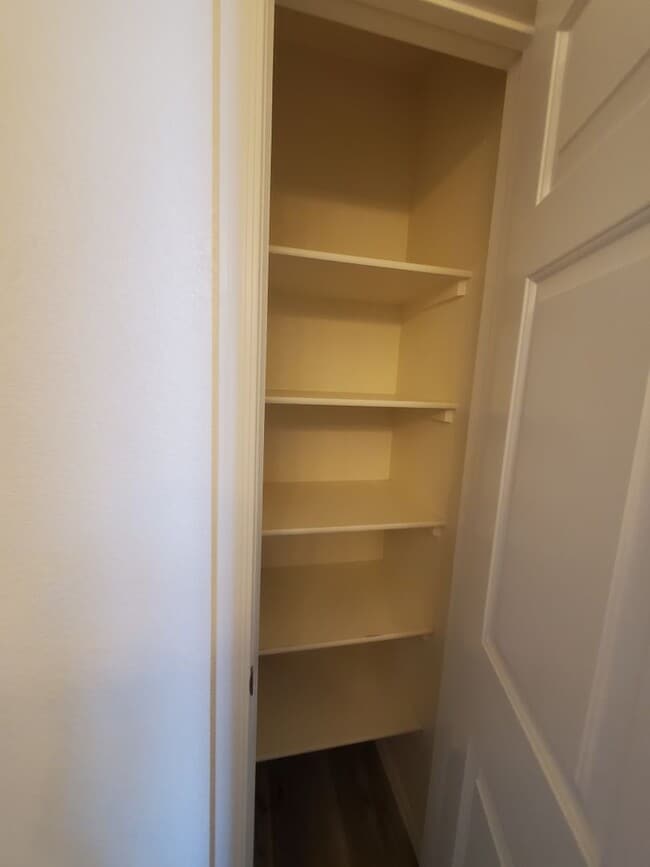 Building Photo - Summerlin 3/2.5 with huge loft