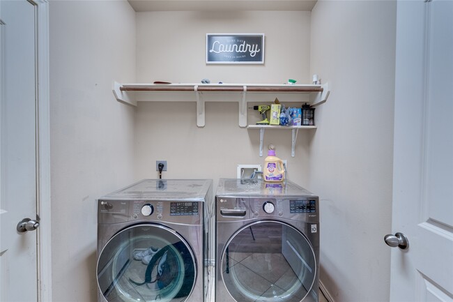 Building Photo - 25806 Palmdale Estate Dr