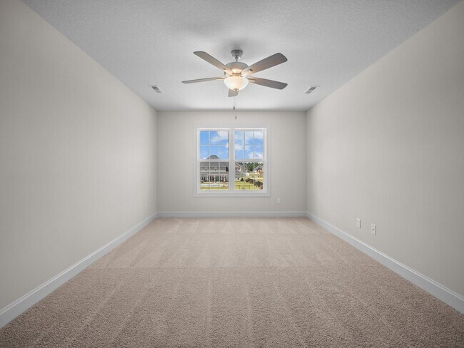 Building Photo - 247 Verrazzano Ln